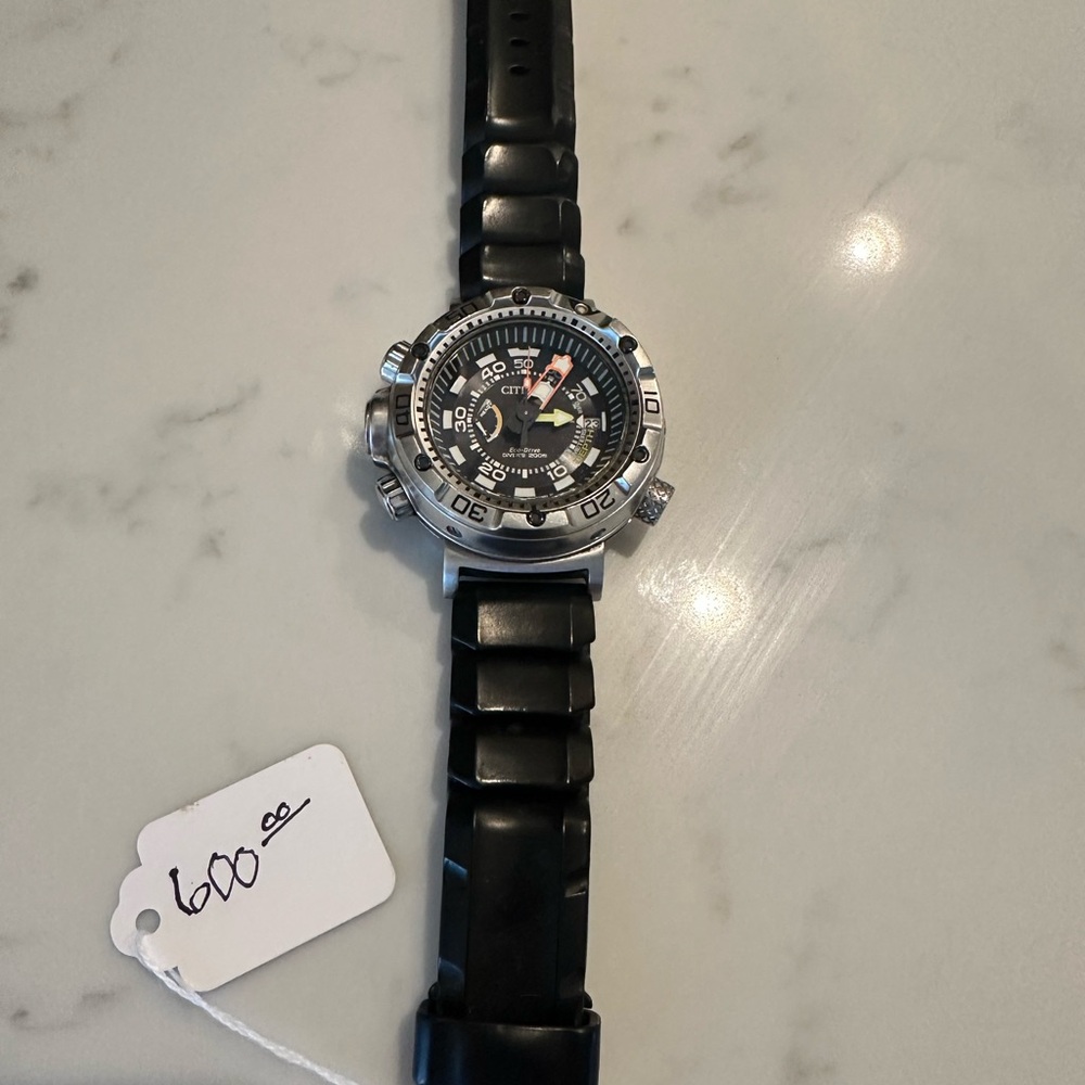 Citizen Eco-Drive Diver's Watch - Black and Silver - Picture 2 of 7